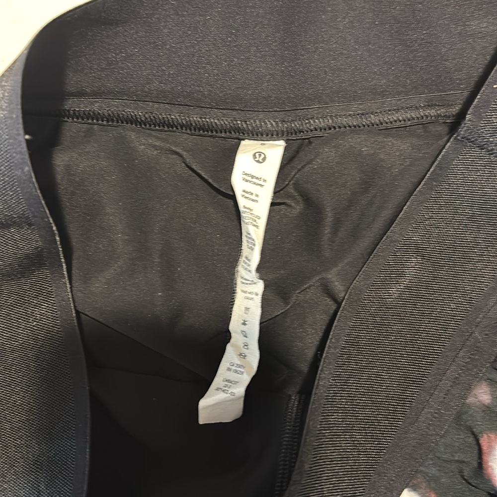 LuLu Lemon skort - Picture 2 of 4